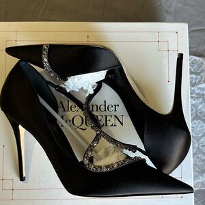 Alexander McQueen Black high heels.